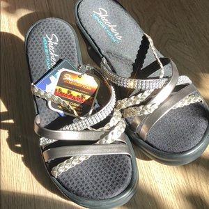 Skechers Bling Sandals w/Memory Foam Size 8 Silver